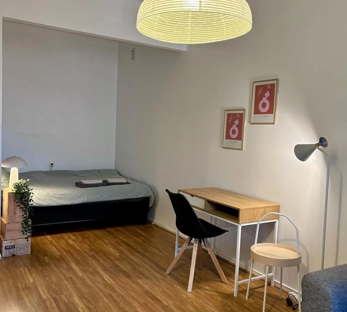 Le Petit Sommelier -Near Metro, Garden View, Large Apartment Helsinki 0*,